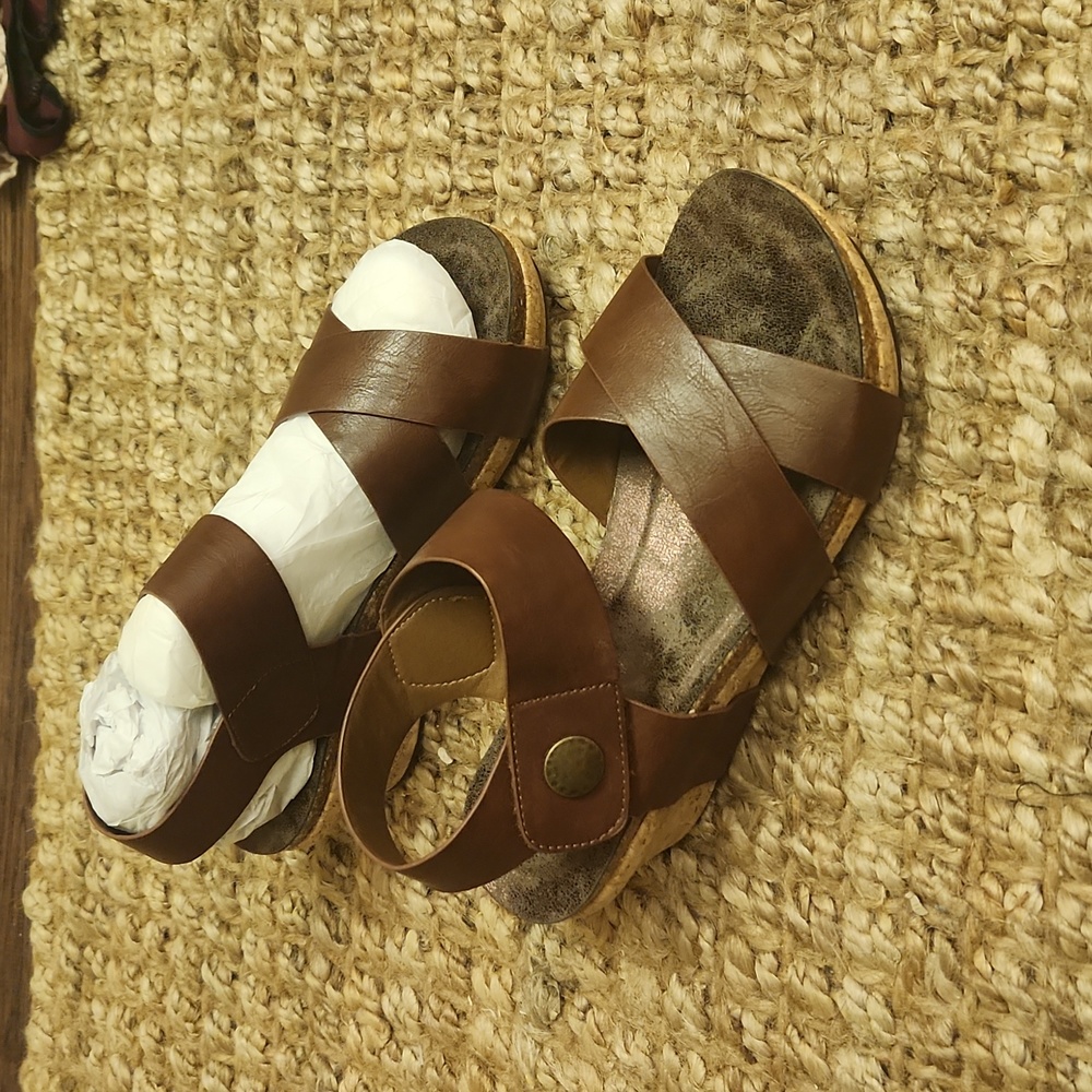 Brown wedges